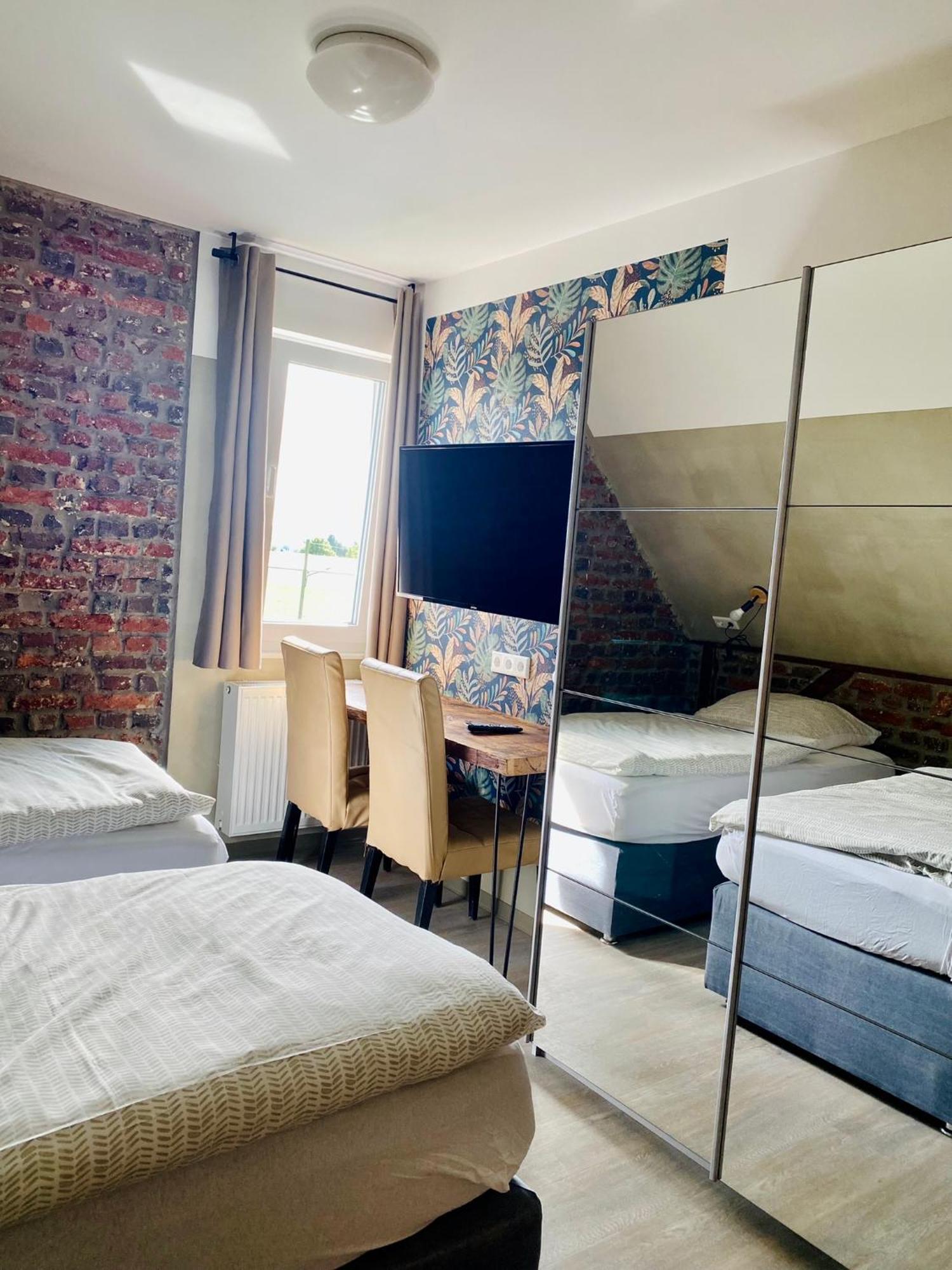 Phoenix Apartments - Monteurwohnung Mit Riesiger Parkflaeche Μπίλεφελντ Εξωτερικό φωτογραφία